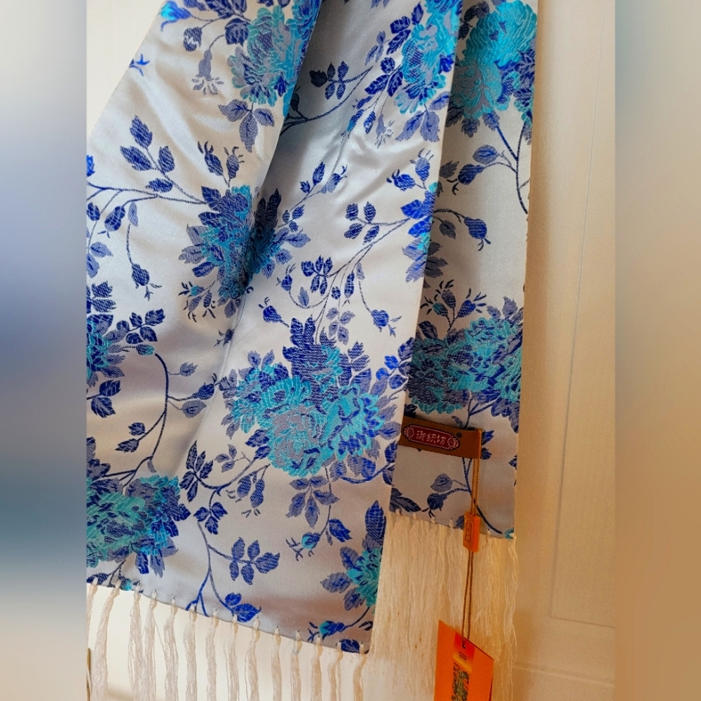 NWT Blue embroidered Chinese long scarf with fringe